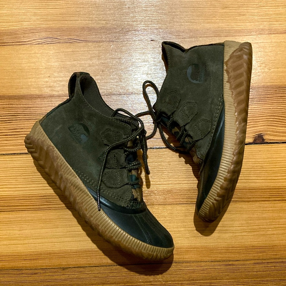 PERFECT CONDITION!! Sorel Out and About booties